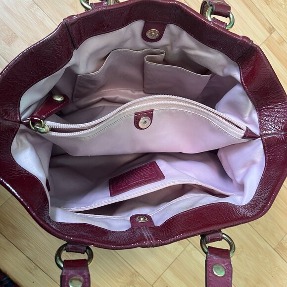 Coach Ashley patent shoulder bag - Picture 3 of 5